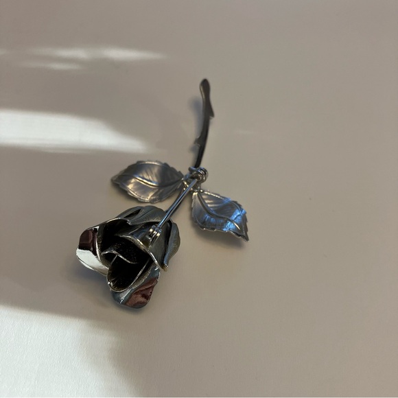 Silver Rose Brooch - Picture 4 of 4